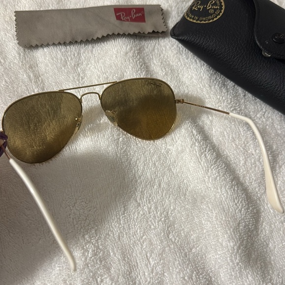 Gold Ray-Ban Aviators - Picture 3 of 4